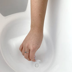 Shnuggle Baby Bath with Plug