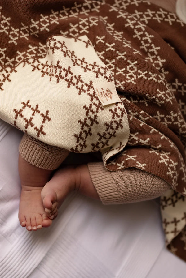 Hawaiiki Pēpi Pātikitiki 100% Organic Cotton Blanket - Brown