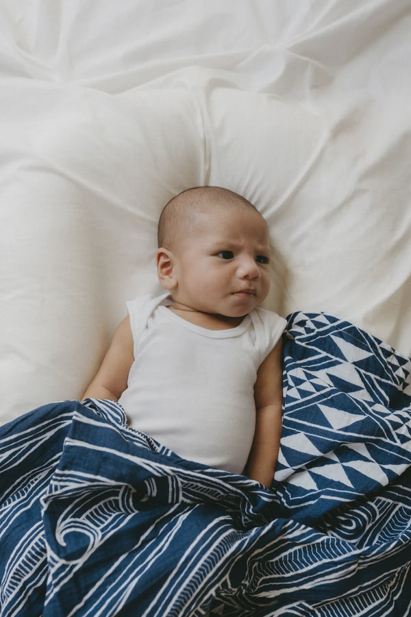 Te Ao Marama Pēpi Wrap - Navy Blue