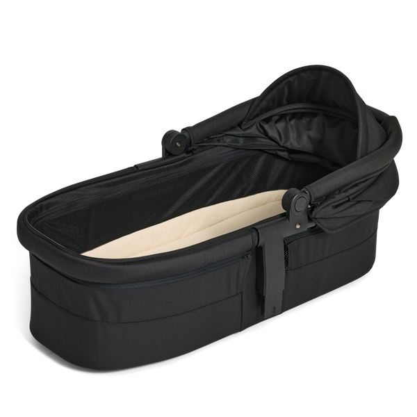 Edwards & Co carrycot 3