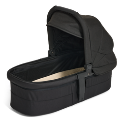 Edwards & Co carrycot 3