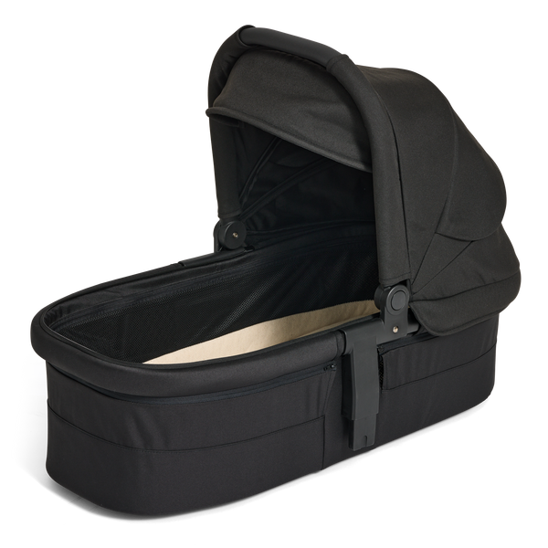 Edwards & Co carrycot 3