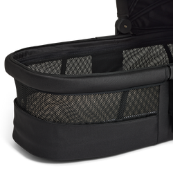 Edwards & Co carrycot 3