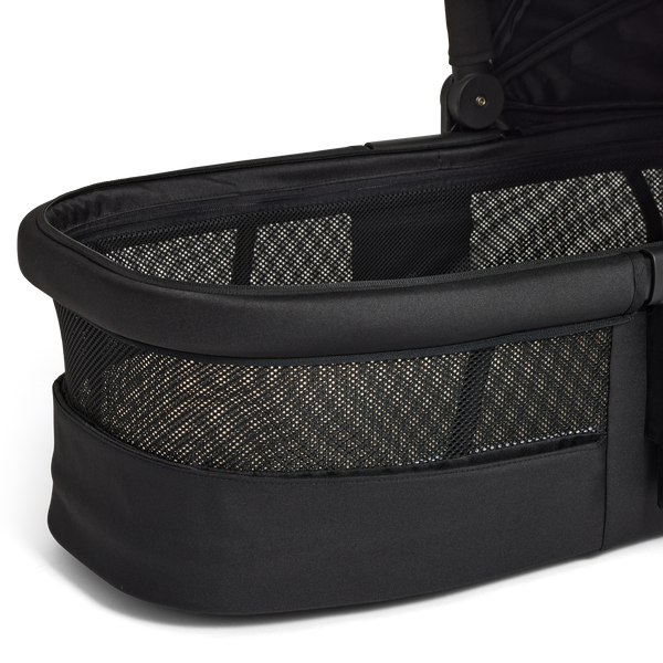 Edwards & Co carrycot 3