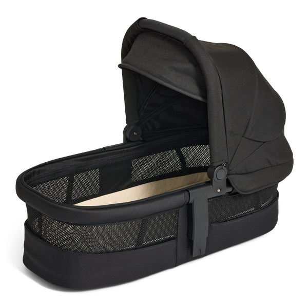 Edwards & Co carrycot 3
