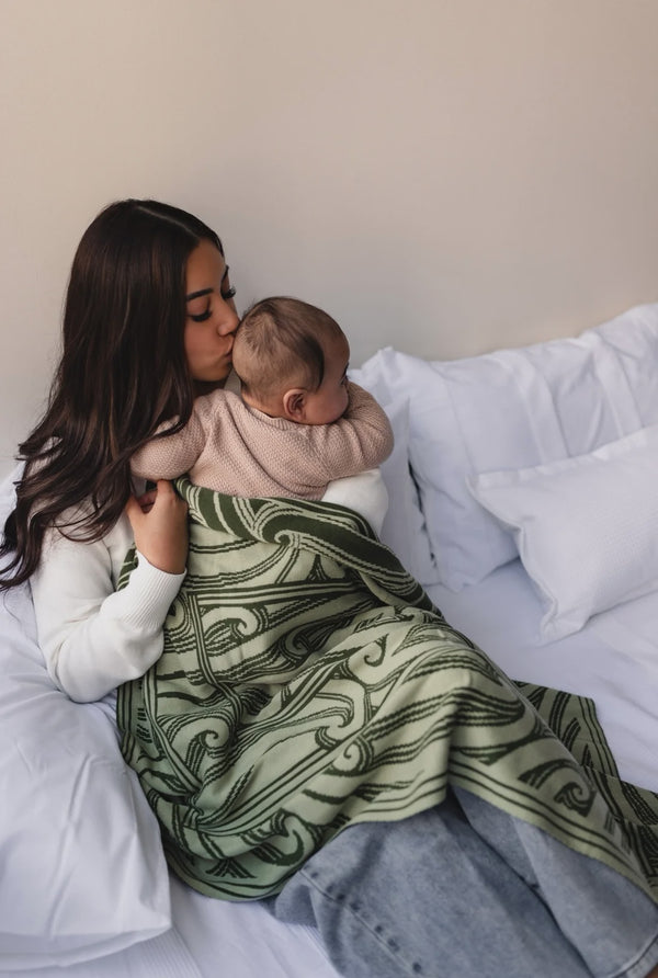 Hawaiiki Pēpi Te Piringa 100% Organic Cotton Blanket - Ngāhere Green