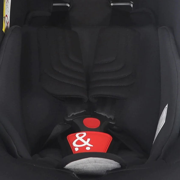 Phil &Teds alpha™ i-Size infant car seat (2023+) including isofix base.