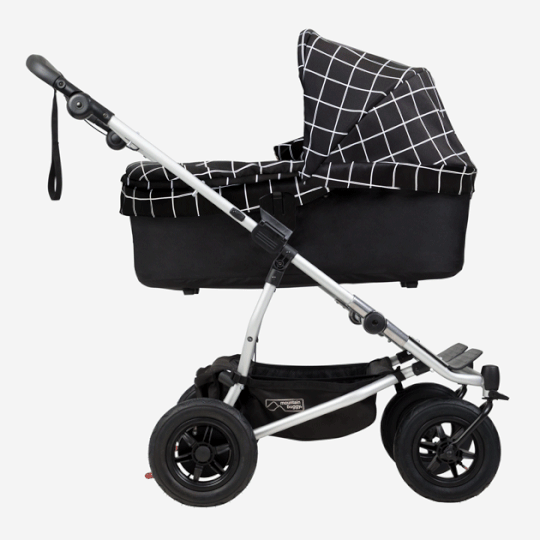 Mountain buggy carrycot plus duet 2025